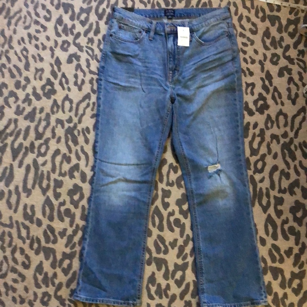 Women’s High Rise Flare Crop Jeans NWT Size 28